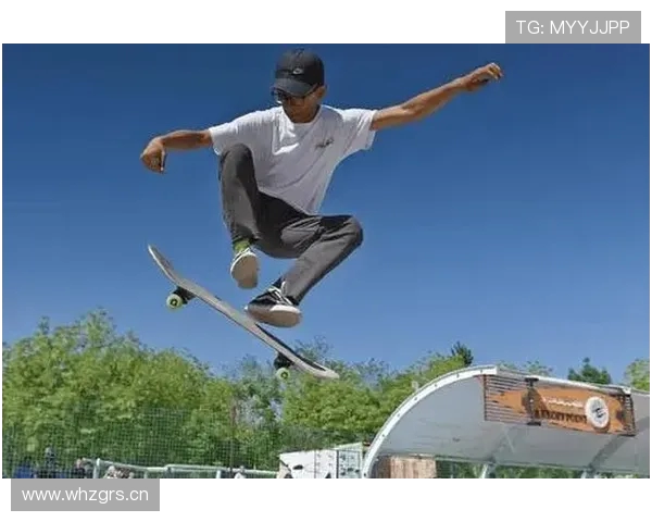 展现滑板极限动作魅力的城市青年潮流综合体育挑战盛典活动嘉年汇